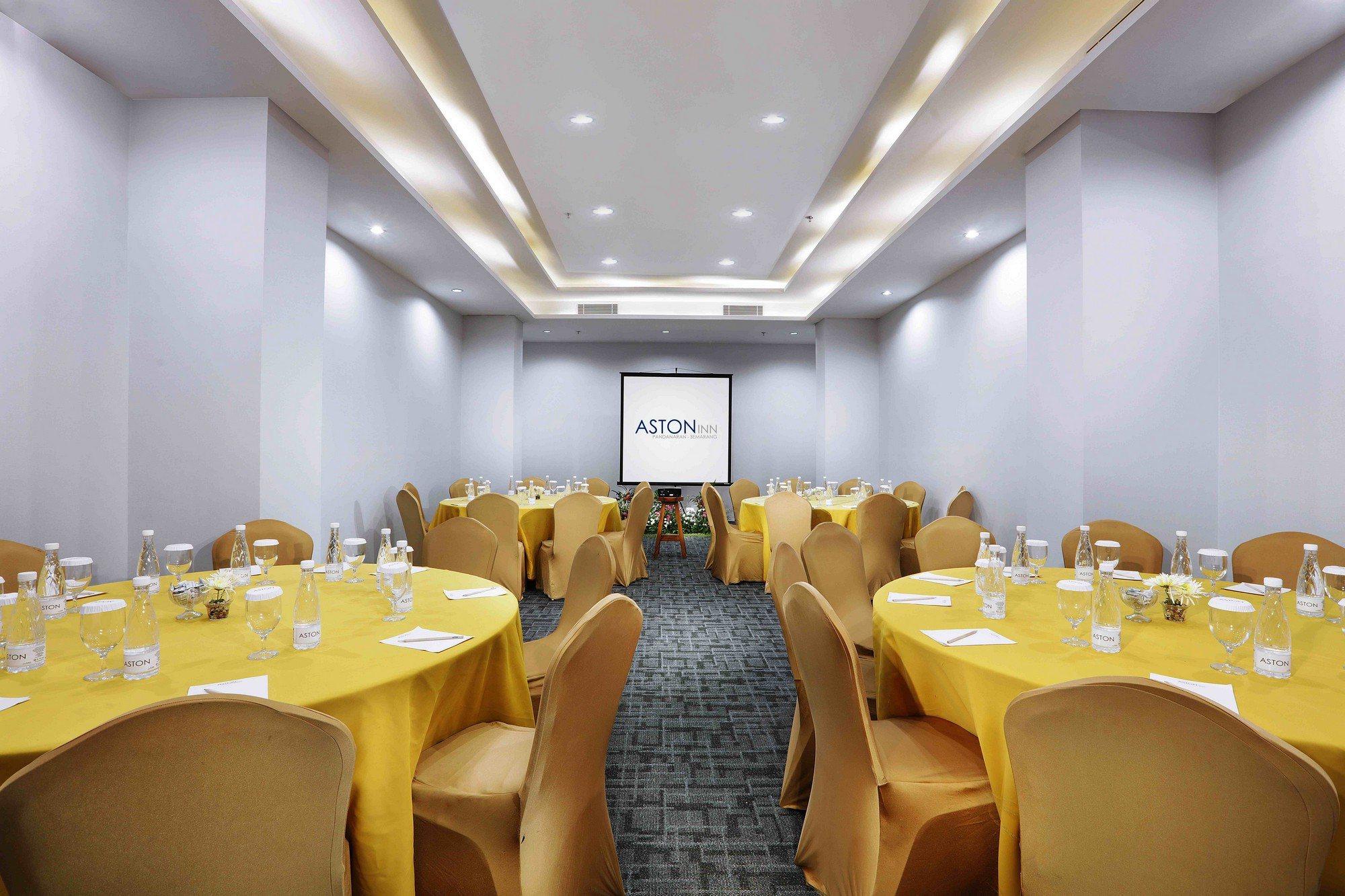 Aston Inn Pandanaran Semarang Exterior photo